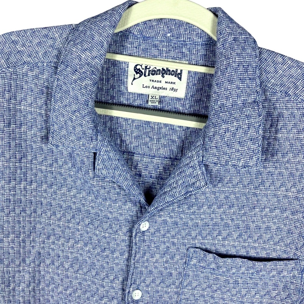 The Stronghold Button Down Shirt Mens XL Blue Textured Short Sleeve Camp Collar
